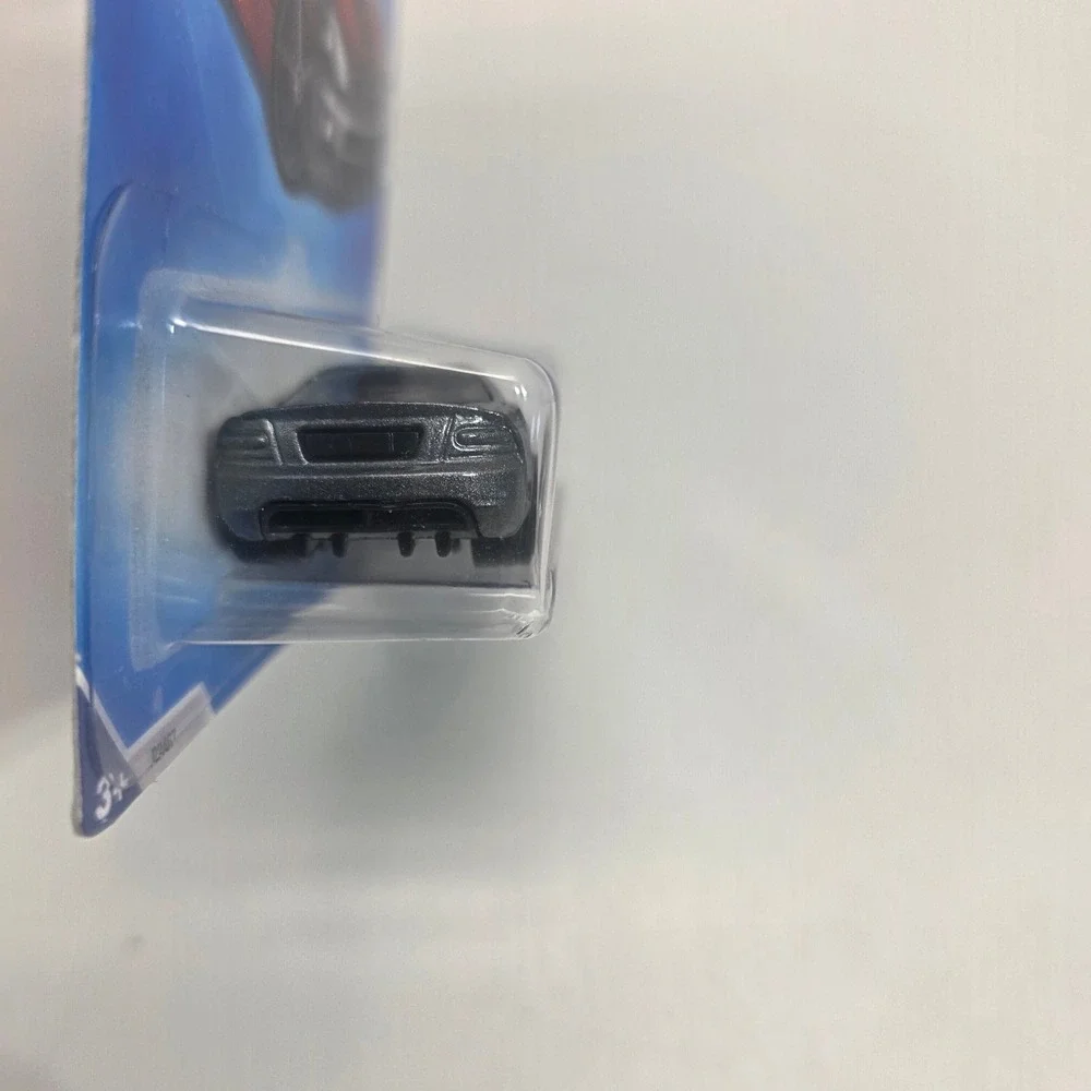 Hot Wheels 2006 Dodge Viper Dream Garage 2009 Grey Red Stripe 147/190 P2467 New